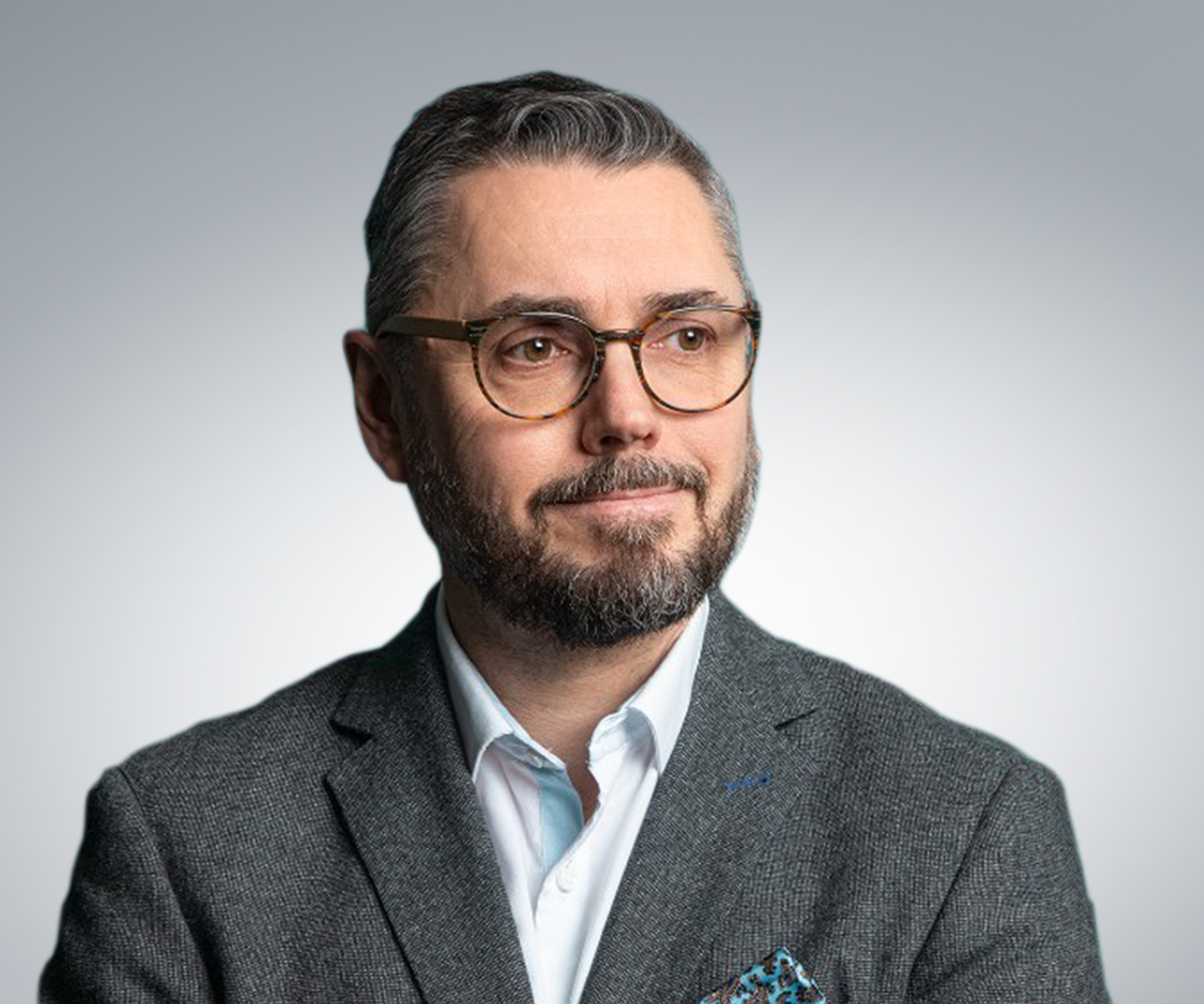 Robert Ballantine Headshot