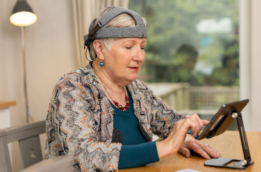 Home-use-TabStand-440x290-x2